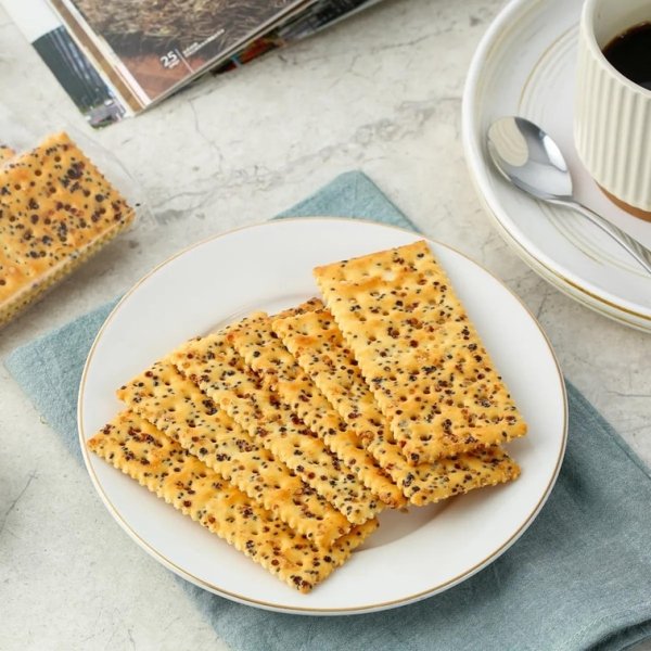 Chia Seed Tri-color Quinoa Soda Biscuits, 228g - Image 4